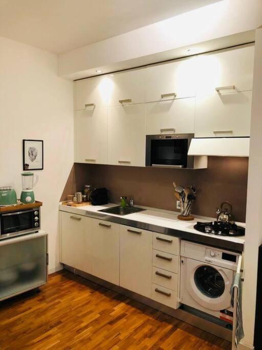 Portavenezia49 - Appartamento Milano Porta Venezia Con Jacuzzi Милан Экстерьер фото