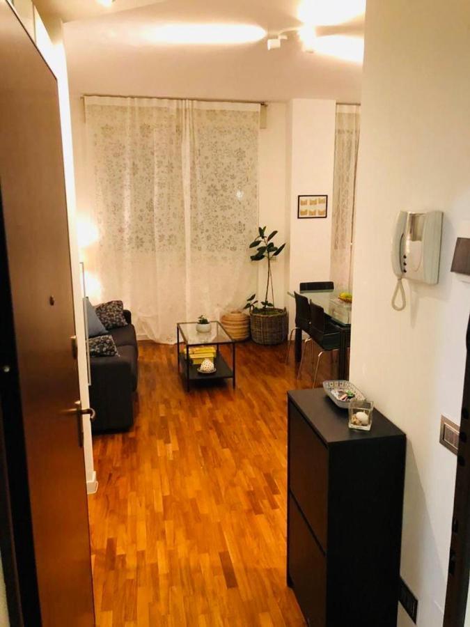 Portavenezia49 - Appartamento Milano Porta Venezia Con Jacuzzi Милан Экстерьер фото